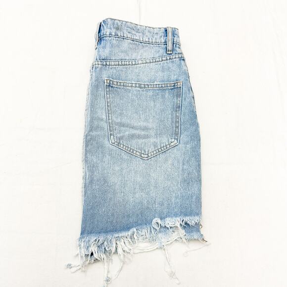 Zara Hi-Rise Mini Skirt Raw Hem Edge Light Wash Ripped Size Small NWT - Picture 5 of 5